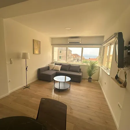 Paula Apartman *