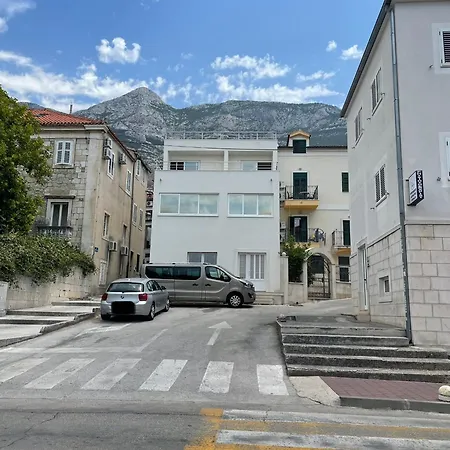 Paula Apartman *
