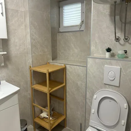 Paula Apartman *