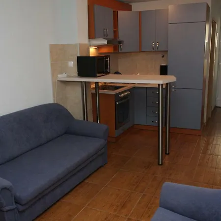 Paula דירה מאקרסקה