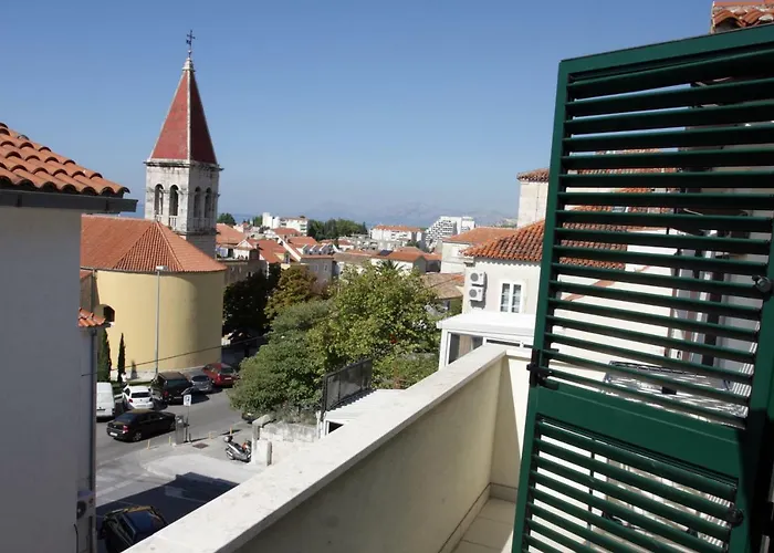 Paula Апартаменти *