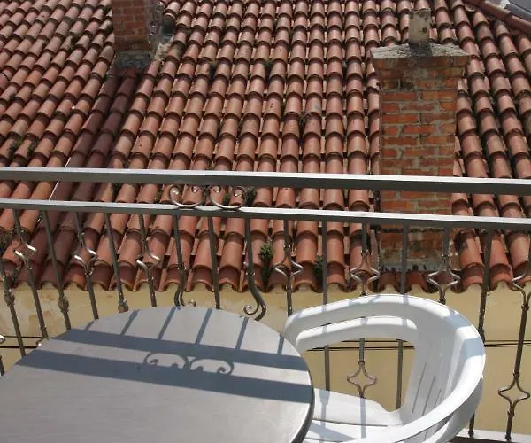 Paula Апартаменти *